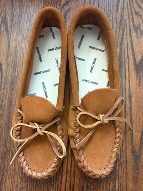 Minnetonka Men's Suede Moccasin Loafers in Chestnut